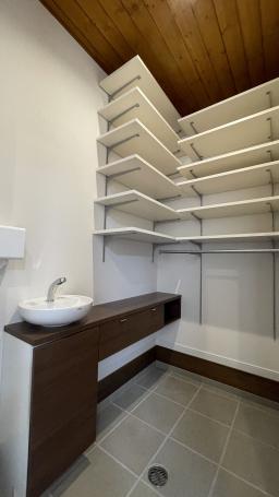 玄関手洗い・シューズクローク