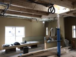 リビング壁　造作中！